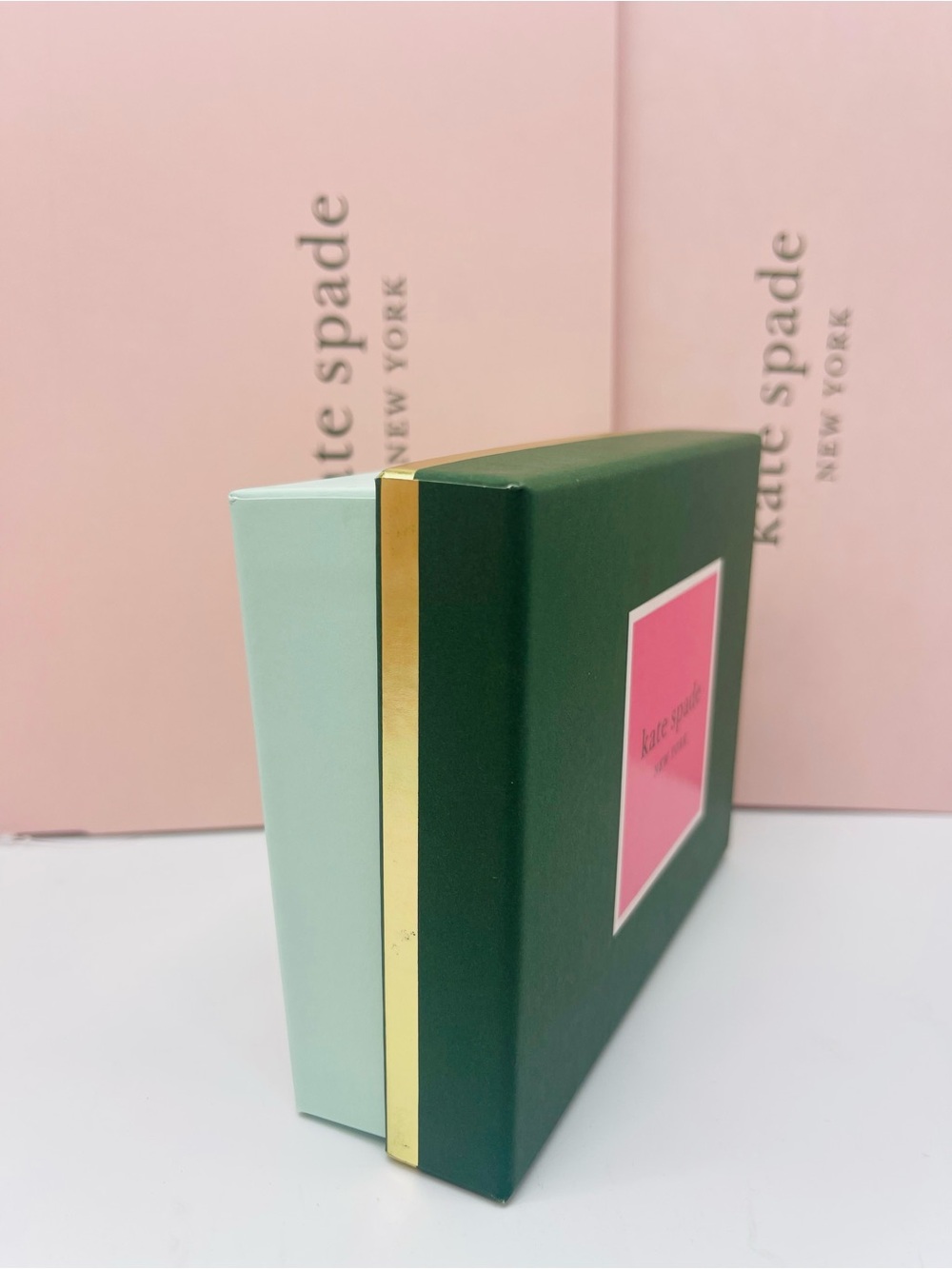 Kate Spade New York Empty Gift Box Green Pink Logo Box” Packaging
New - Picture 5 of 16